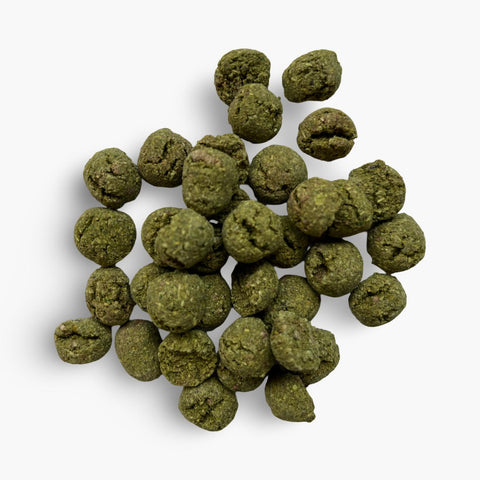 alex-manufaktur kräuter-trainingssnack für hunde – luftgetrockneter natur-snack zur gesunden belohnung