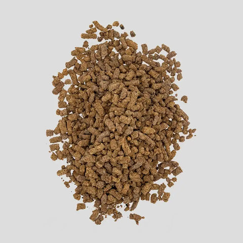 Getrocknetes BARF-Futter aus reinem Lammfleisch für Hunde.