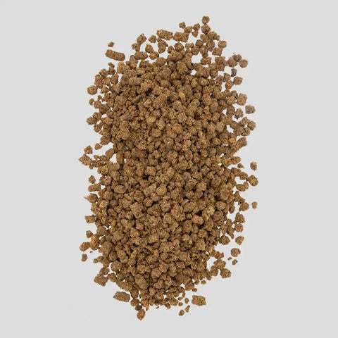 Getrocknetes BARF-Futter aus reinem Ziegenfleisch für Hunde.
