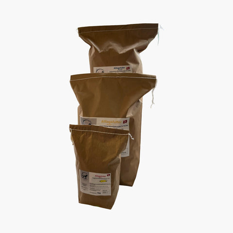 Verpackung mit 3 Stück Hundefutter Huhn glutenfrei, ideal für empfindliche Hunde Alex Manufaktur